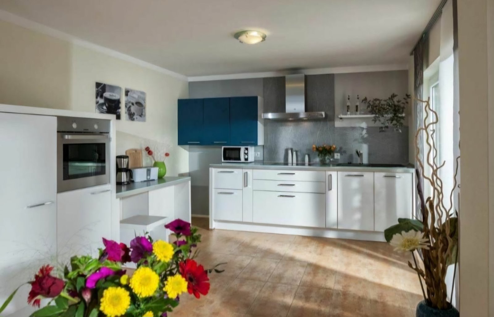 Küche mit hochwertiger Einbauküche Küche mit hochwertiger Einbauküche